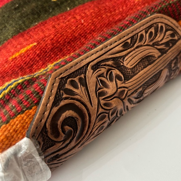 American Darling Messenger Bag - Picture 10 of 10